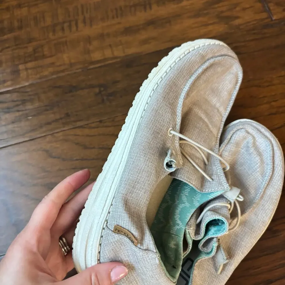 Hey Dude Women’s Wendy Sox Boat Shoes Sz 8 Chambray Beige Slip On